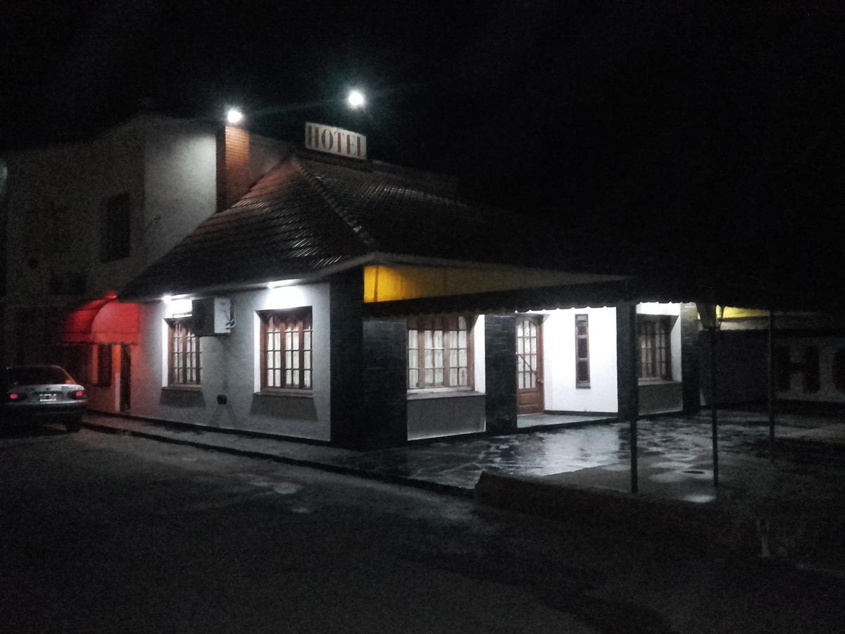 Hotel Y Restaurant Don Quijote Macachin  Luaran gambar